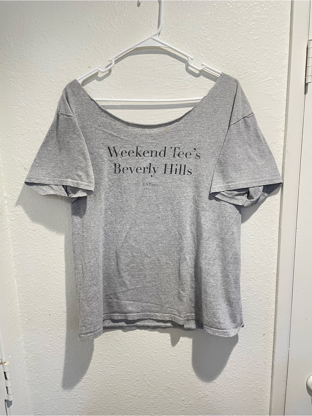 ✨ Slouchy Off Shoulder Beverly Hills Graphic Tee Grey Size L